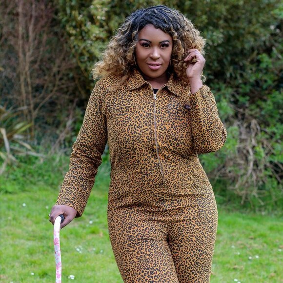 *SOLD*    NWT - Limited Edition Leopard Print Corduroy Zip Front Boiler Suit - Picture 1 of 7